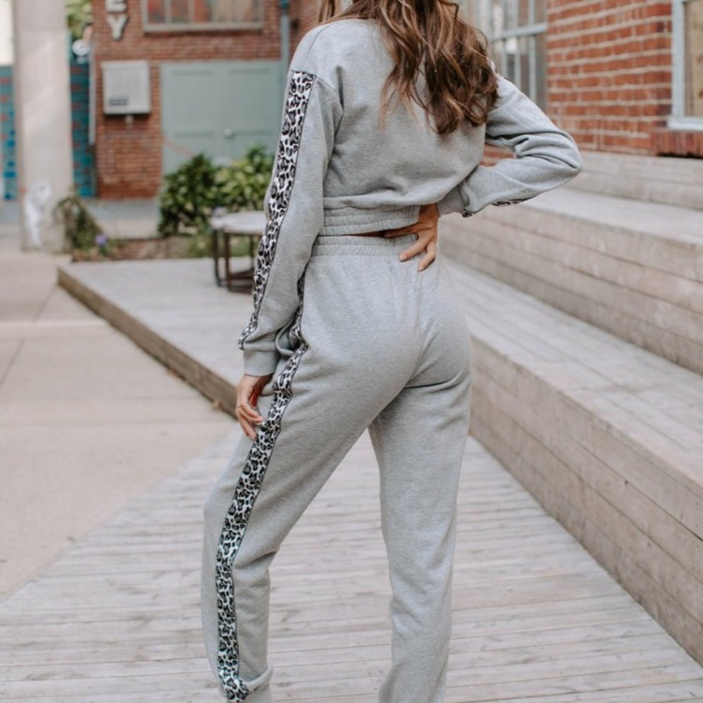 Kittenish sweat set!